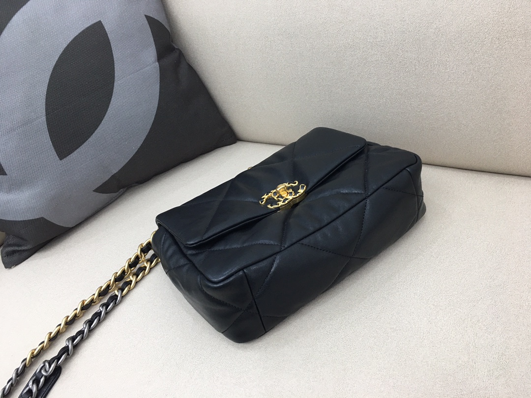 Lambskin 19 Handbag Flap Bag AS1160 Black